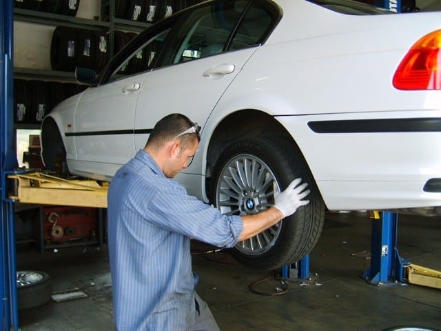 rotate car tires