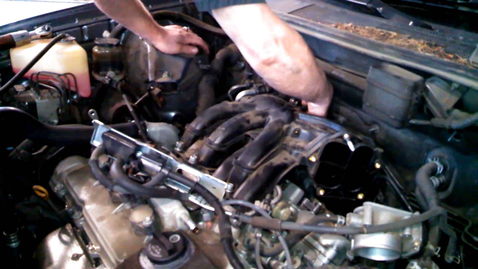 V6 engine spark plugs