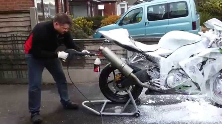 washing your motorcycle