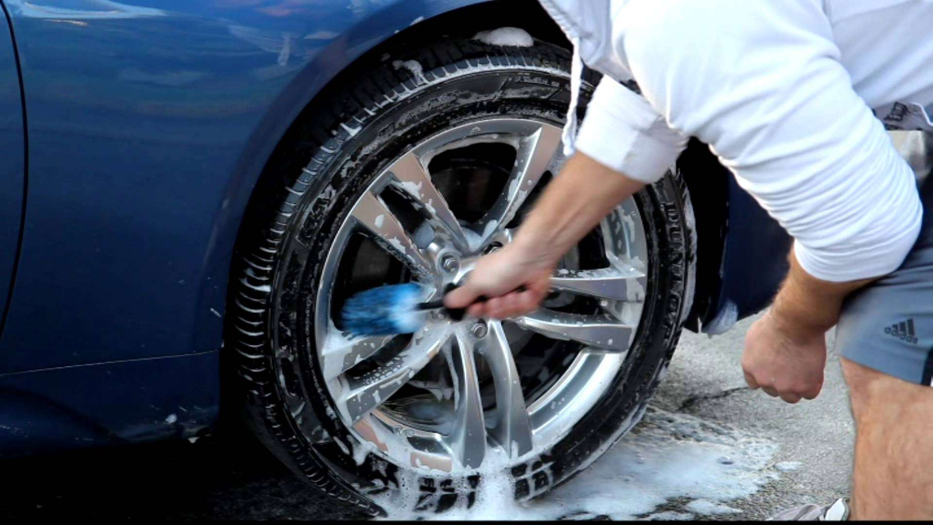 clean car tires