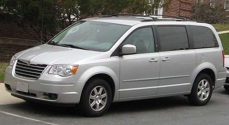 08_Chrysler_Town_and_Country